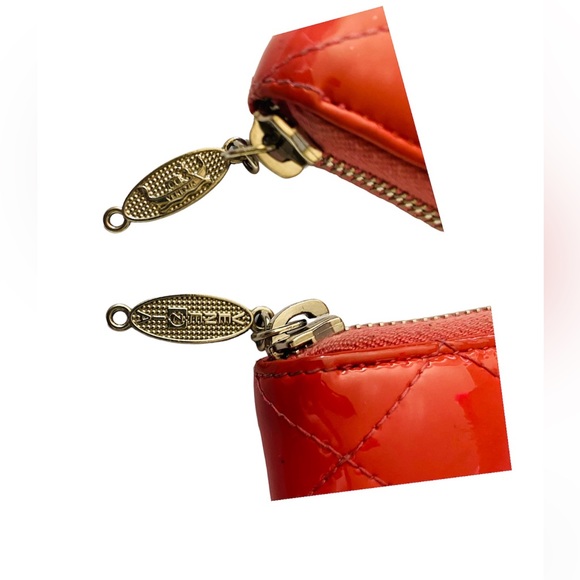 CHANEL
Interlocking CC Logo Wallet - Picture 12 of 16